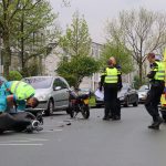 2 Scooterrijders na botsing gewond