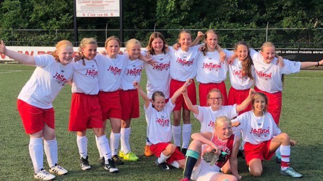 Hoflandschool derde bij district schoolvoetbal