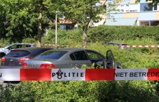 Overleden persoon in auto aangetroffen