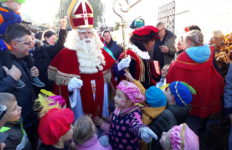 Grootse ontvangst voor Sinterklaas in Aalsmeer