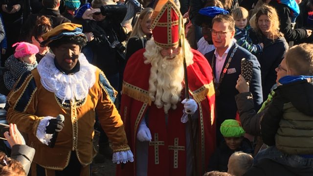 Sint en Pieten groots ontvangen in Wilnis