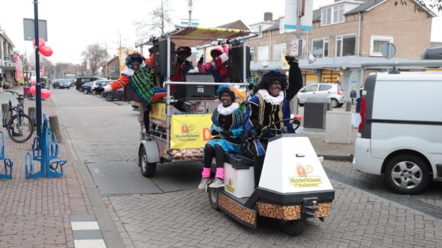 sinterklaas en pieten in ophelialaan