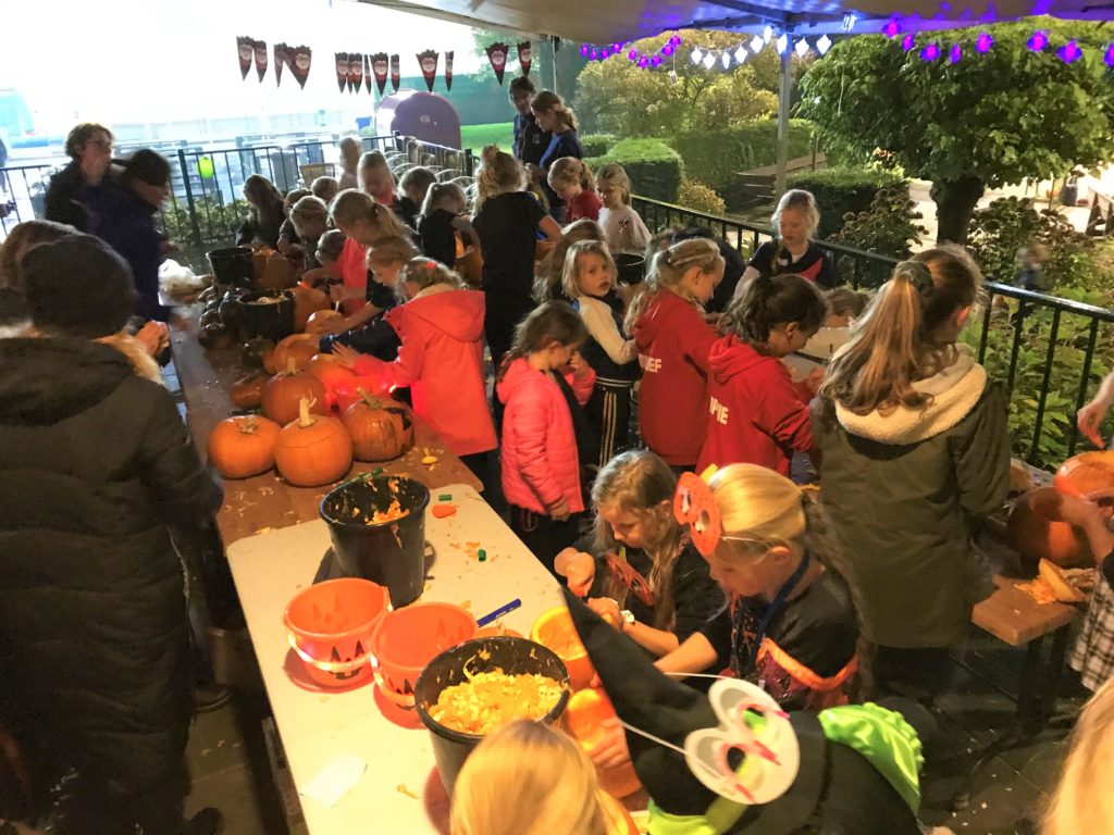 Halloween Jeugd Tennis en Hockey Toernooi groot succes! - Nieuwe Meerbode