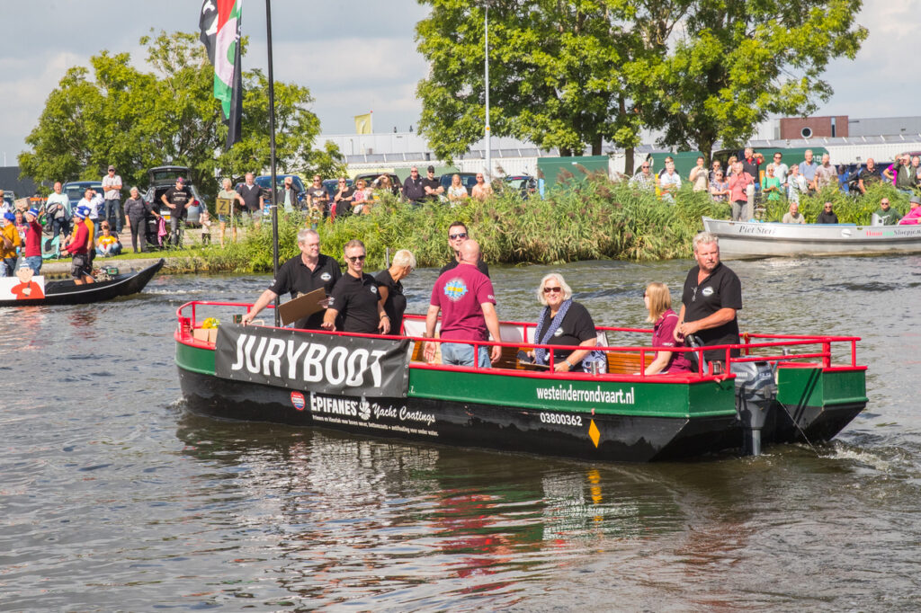 Pramenrace Zilveren penta voor Al's t maar drijft Nieuwe Meerbode