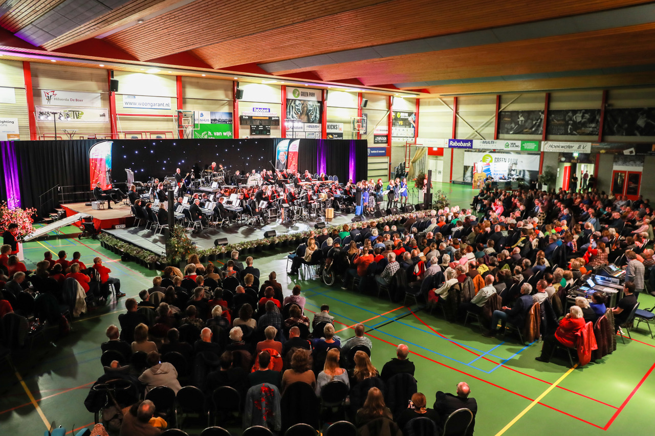 Feest met de Jostiband in De Bloemhof Nieuwe Meerbode
