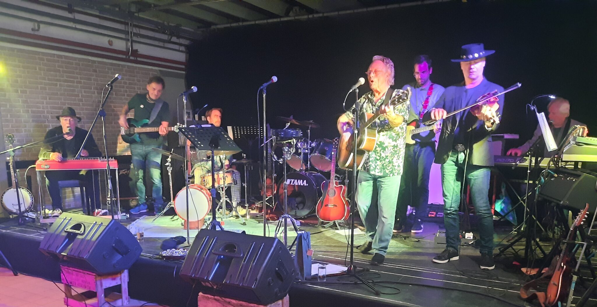 Optreden Hobo String Band in De Oude Veiling Nieuwe Meerbode