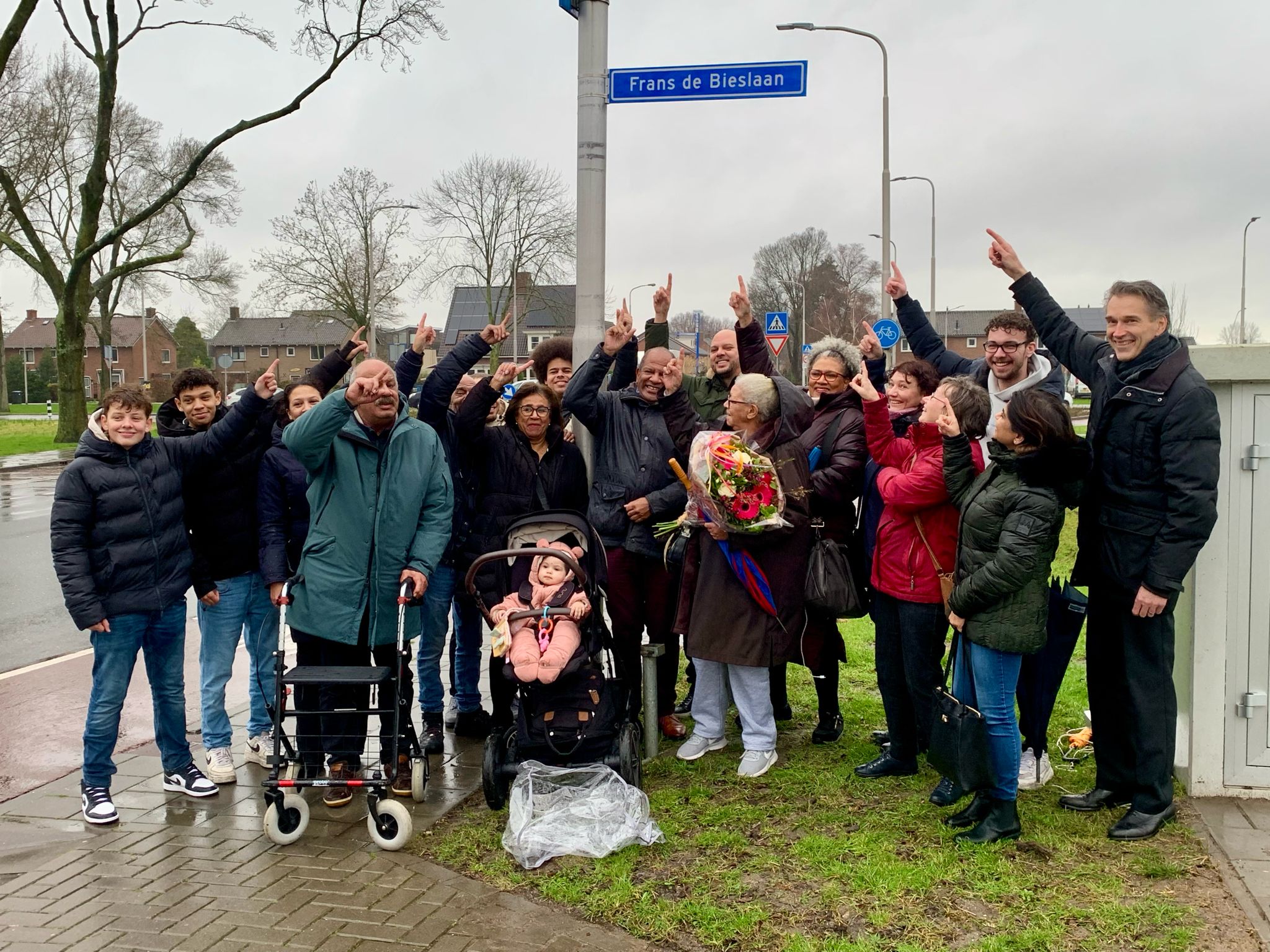 straatnaambord-frans-de-bieslaan-onthuld-nieuwe-meerbode