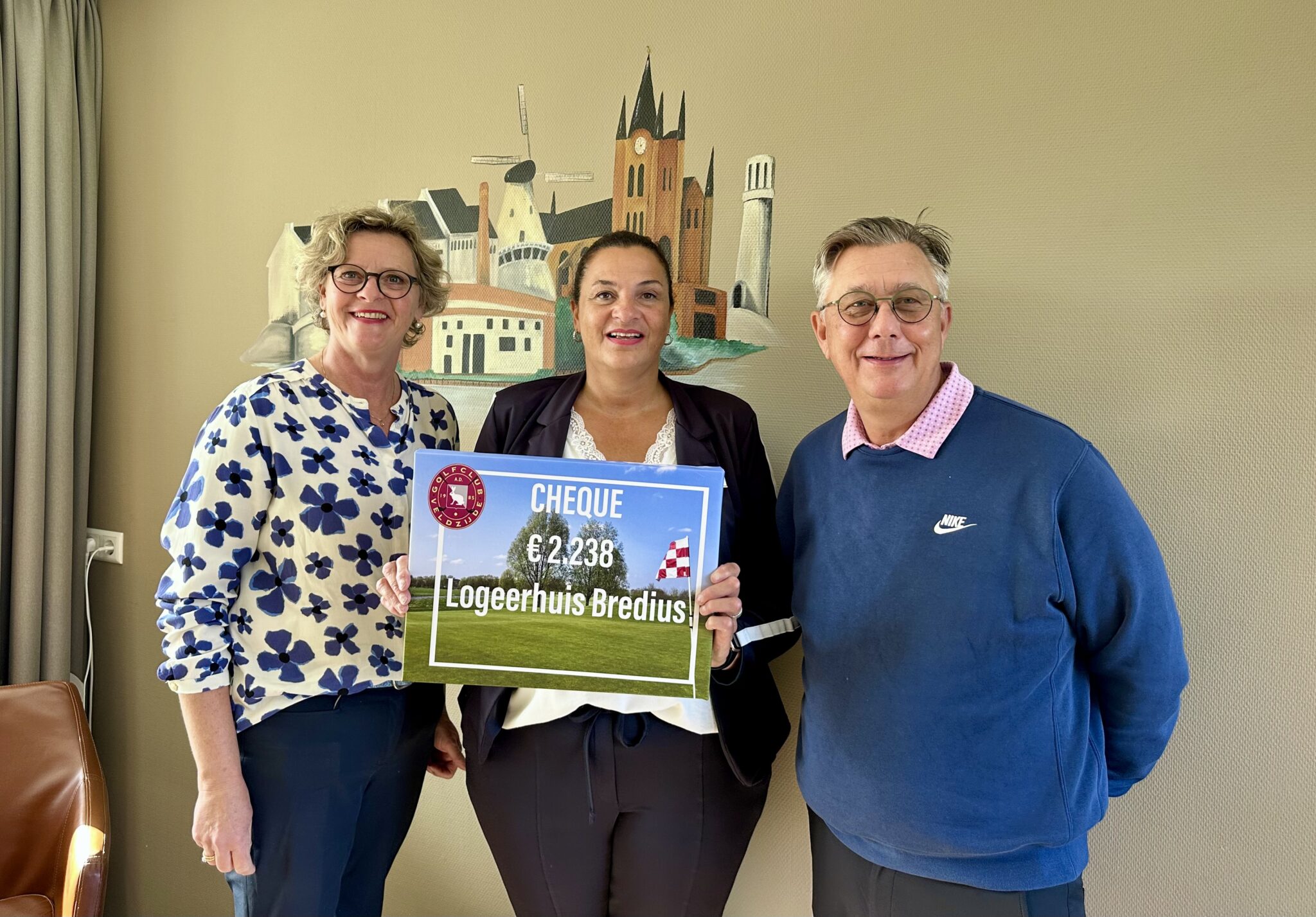 Golfclub Veldzijde uit Wilnis zamelt geld in voor Logeerhuis Bredius in Woerden