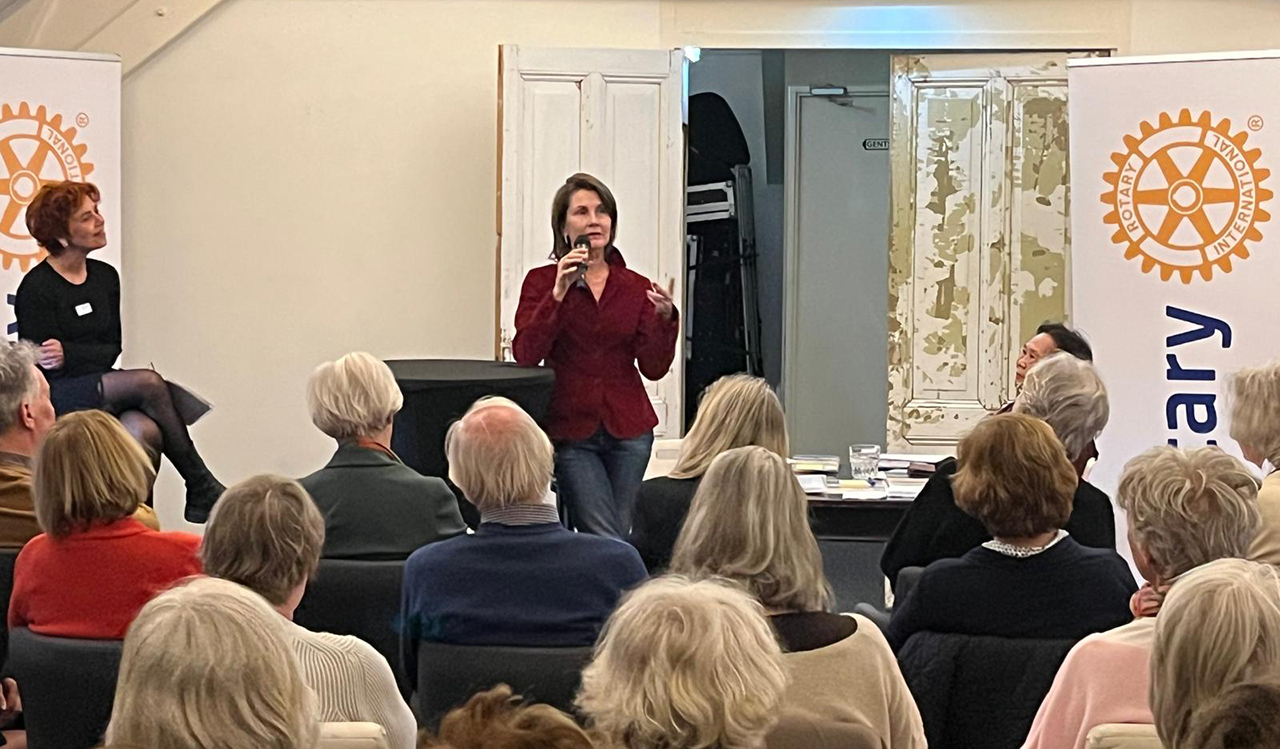 Open avond Rotaryclub Vinkeveen-Abcoude: ‘Laatste kogel gebruik je voor jezelf’