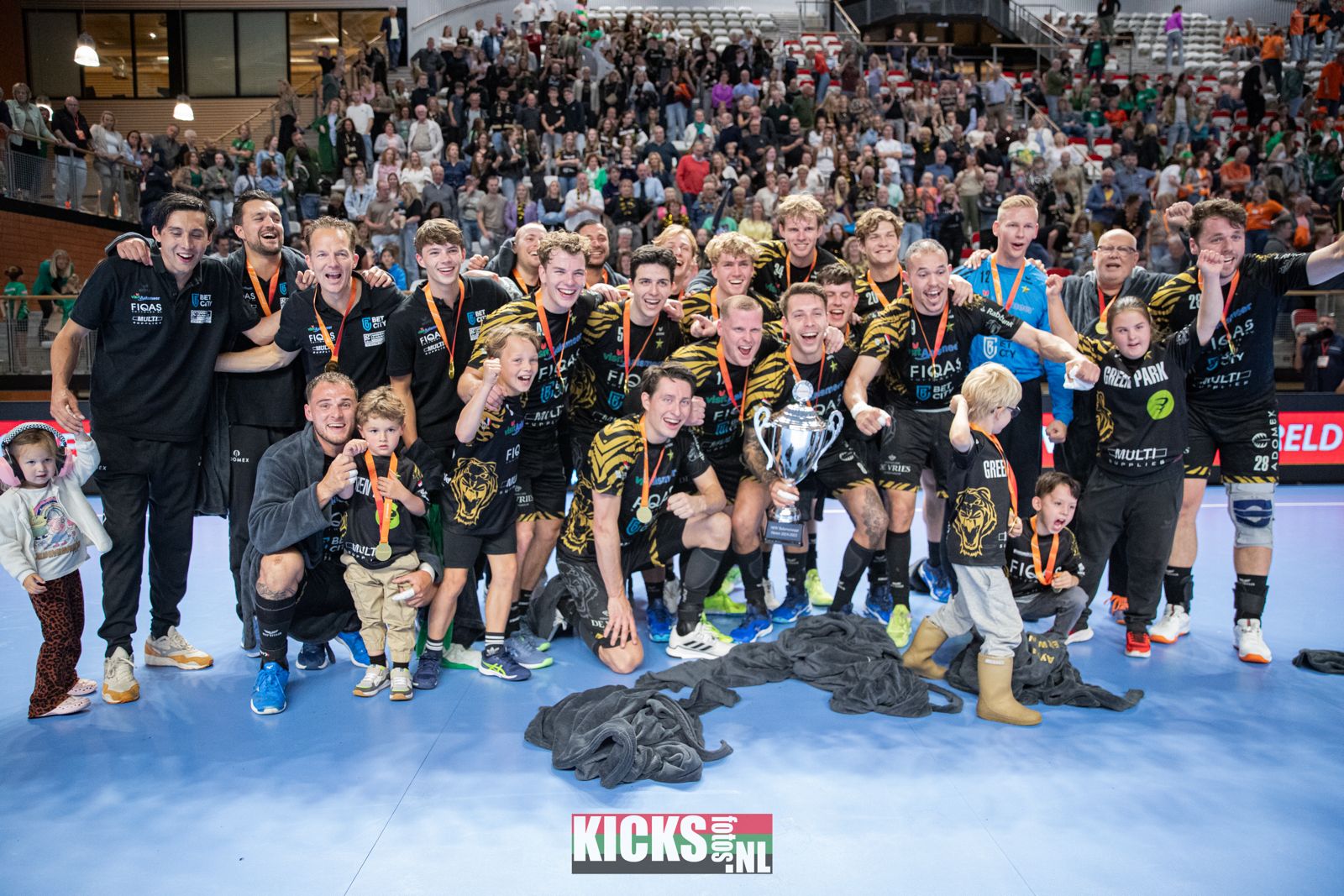 Handbal: Landelijke beker opnieuw voor Aalsmeer!