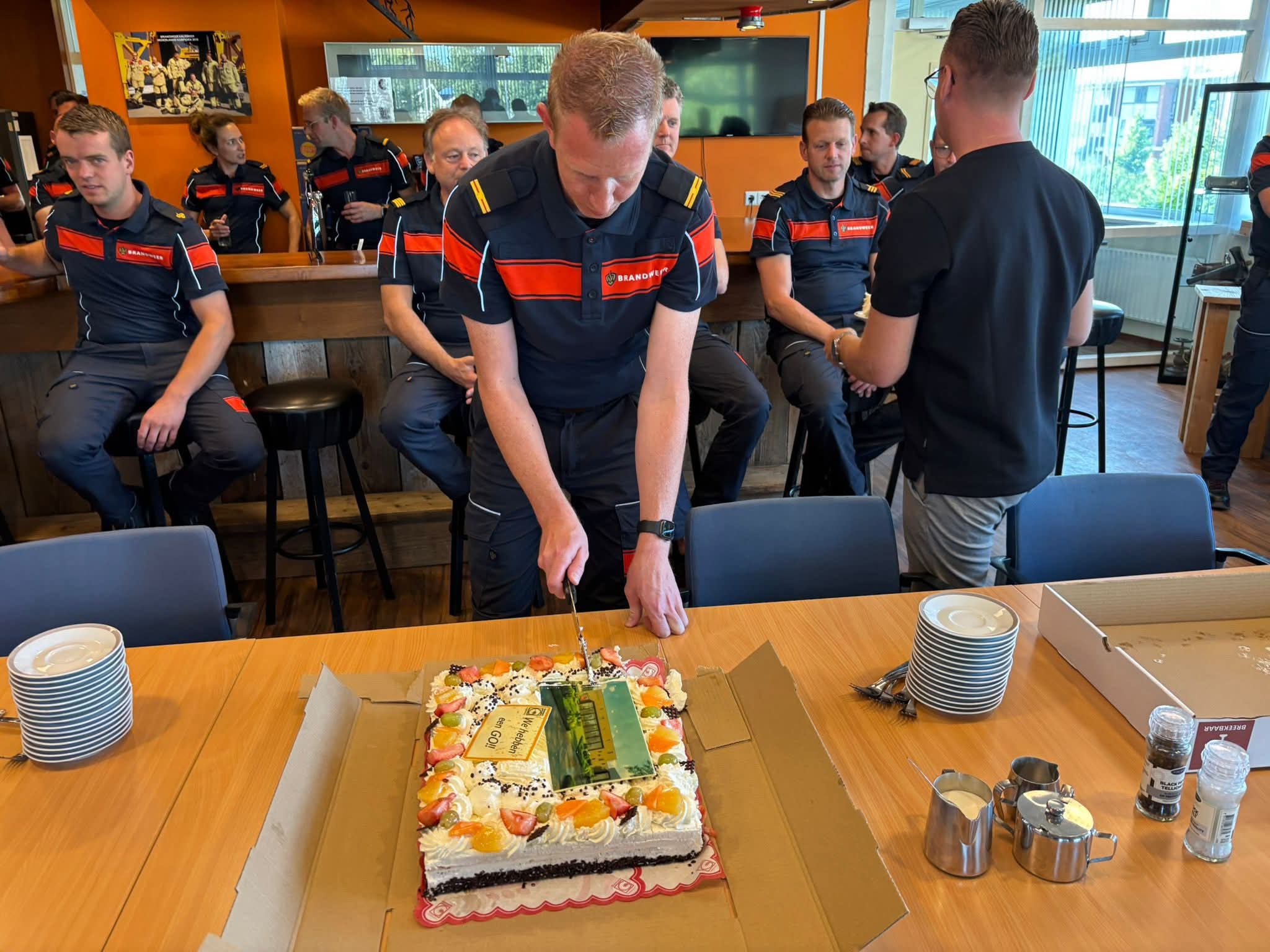 Taart voor bouw nieuwe brandweerkazerne