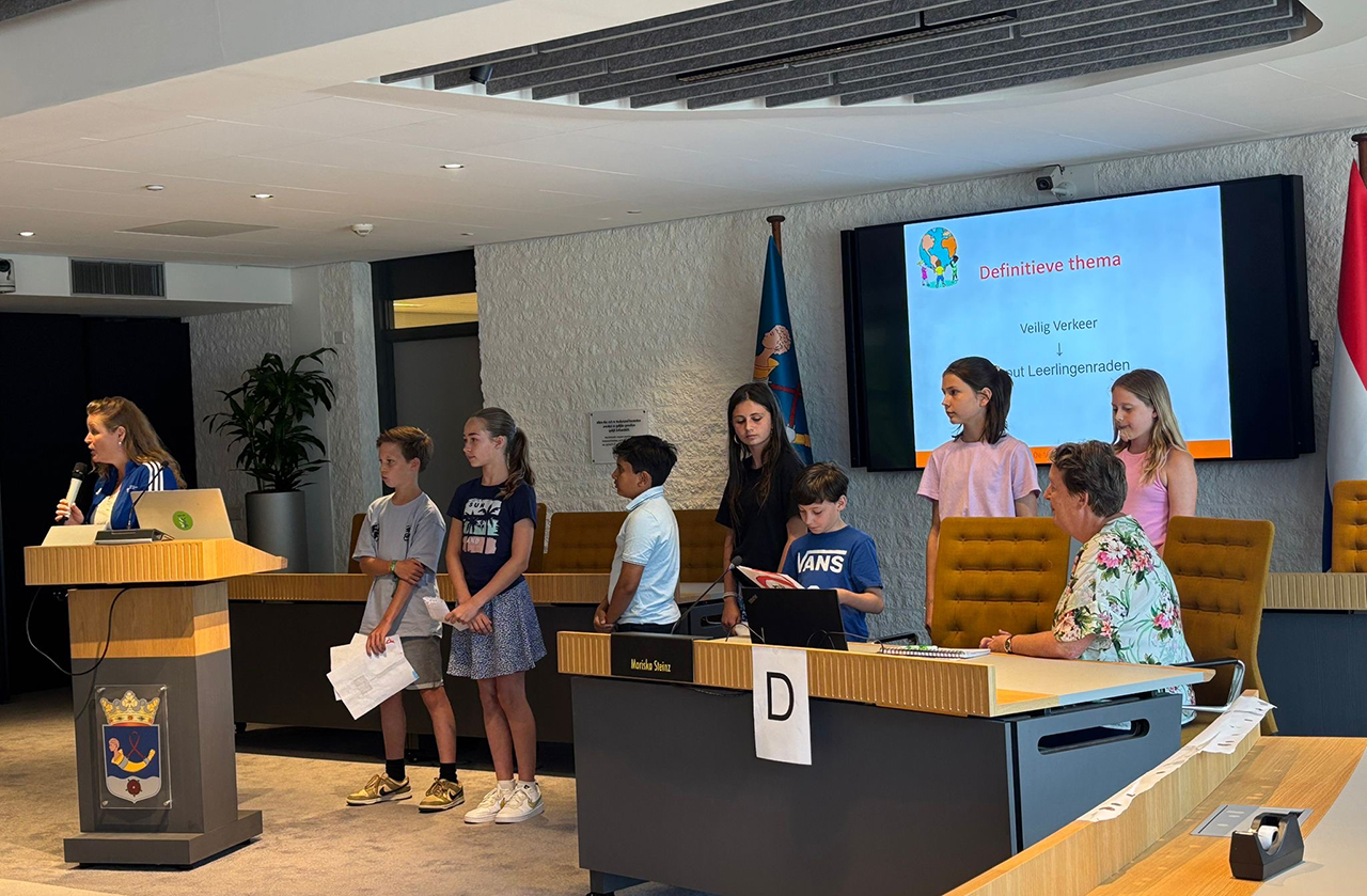 Kindercommissie presenteerde veilig verkeer ideeën aan gemeenteraad