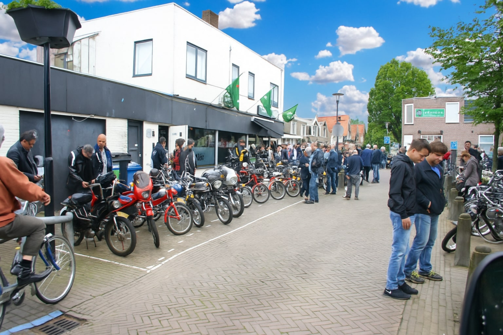 Jouw klassieke brommer te kijk tijdens de braderie?