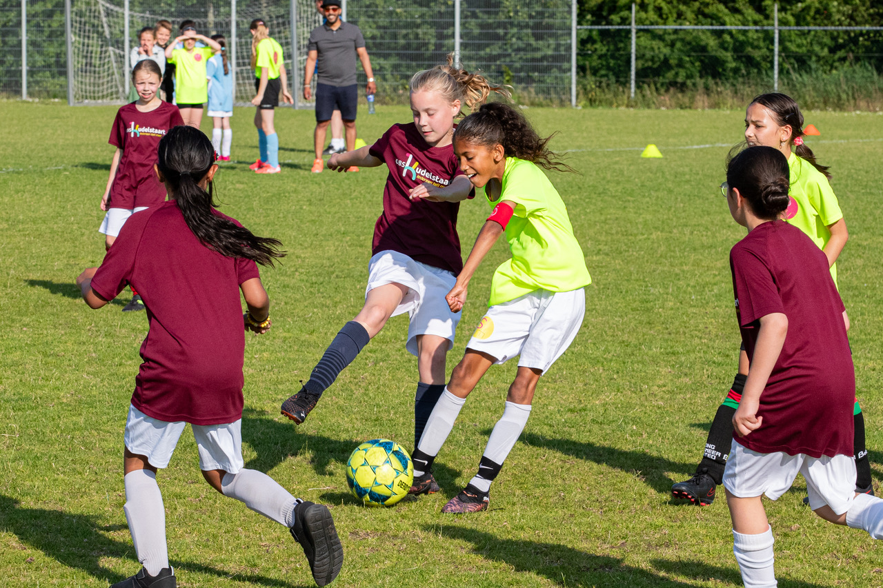 Voetbaltoernooi voor scholen bij FC Aalsmeer
