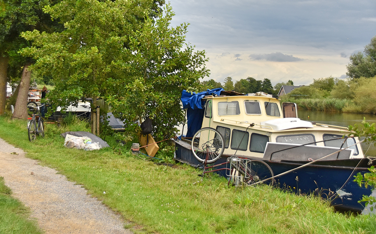 Onvrede over jachthavenachtige situatie aan Amsteldijk-Zuid houdt aan