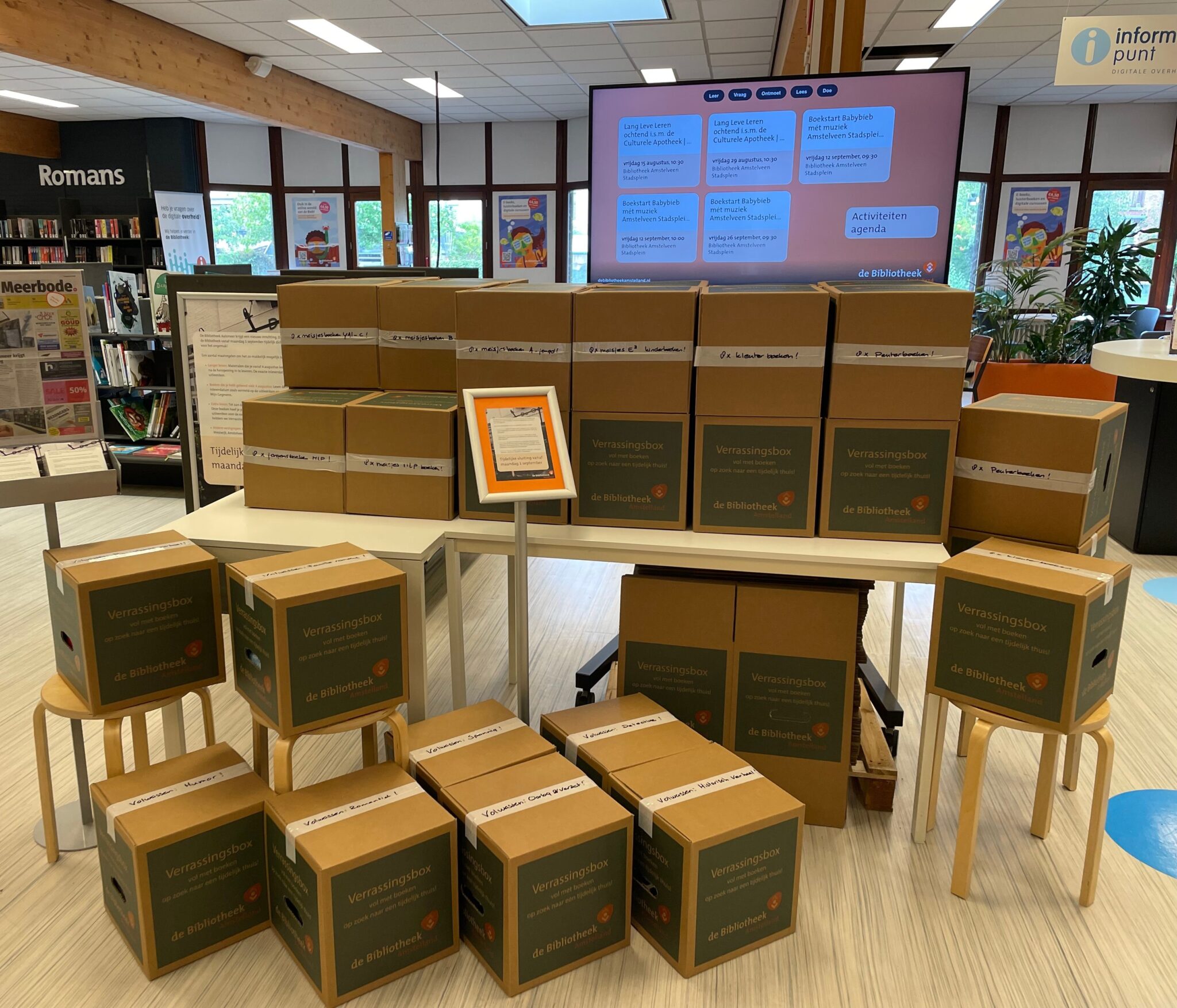 Stormloop in Bibliotheek voor verrassingsboxen