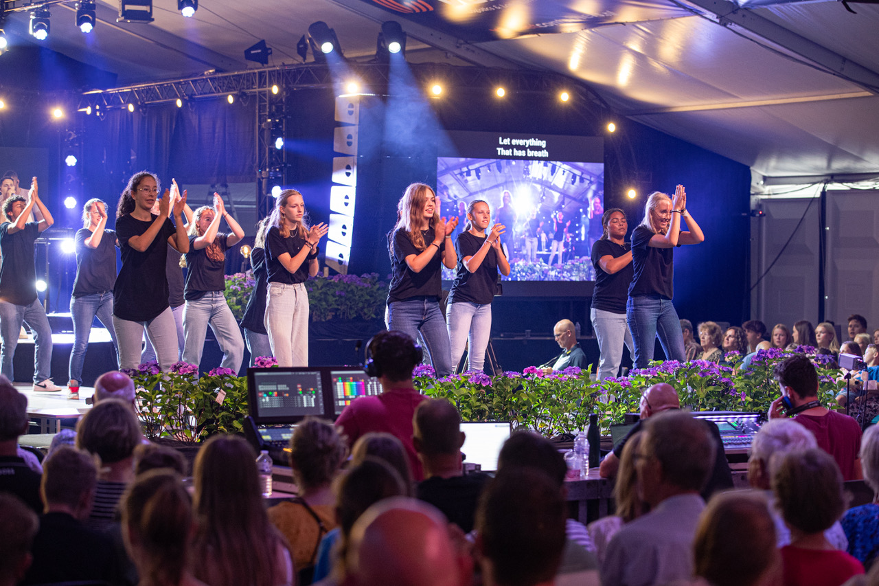 Feestweek Aalsmeer start weer met tentdienst