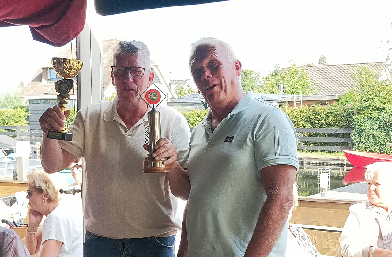 Ton Brantsema biljartkampioen De Merel/Thijmen van Veen