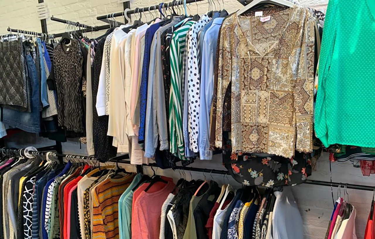 Kledingbank De Ronde Venen luidt herfst in met seizoensopruiming