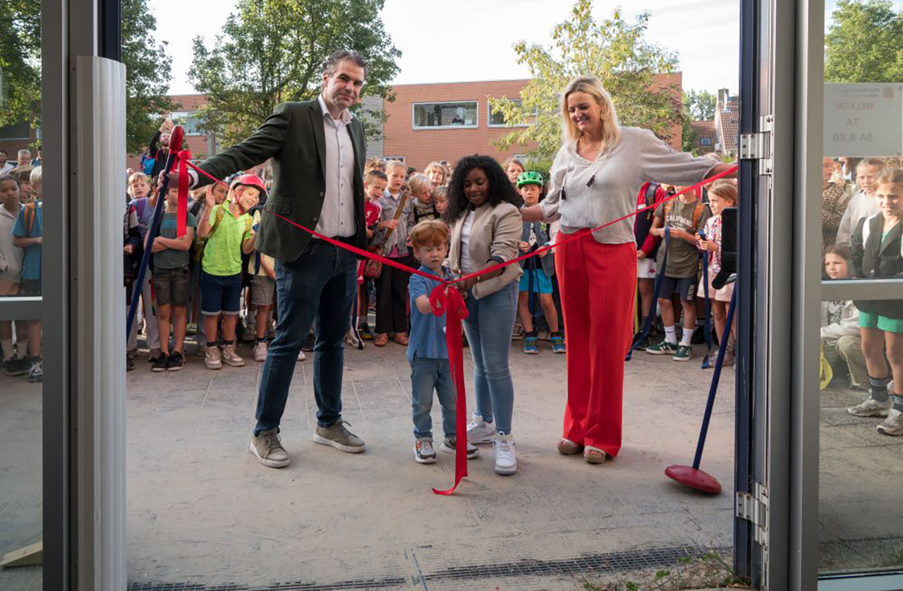 Feestelijke opening groepslokalen openbare basisschool Piet Mondriaan