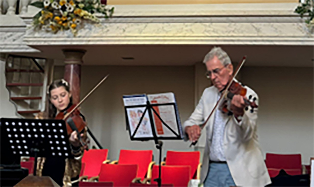 Twee violisten, zes kerken, één muzikale missie