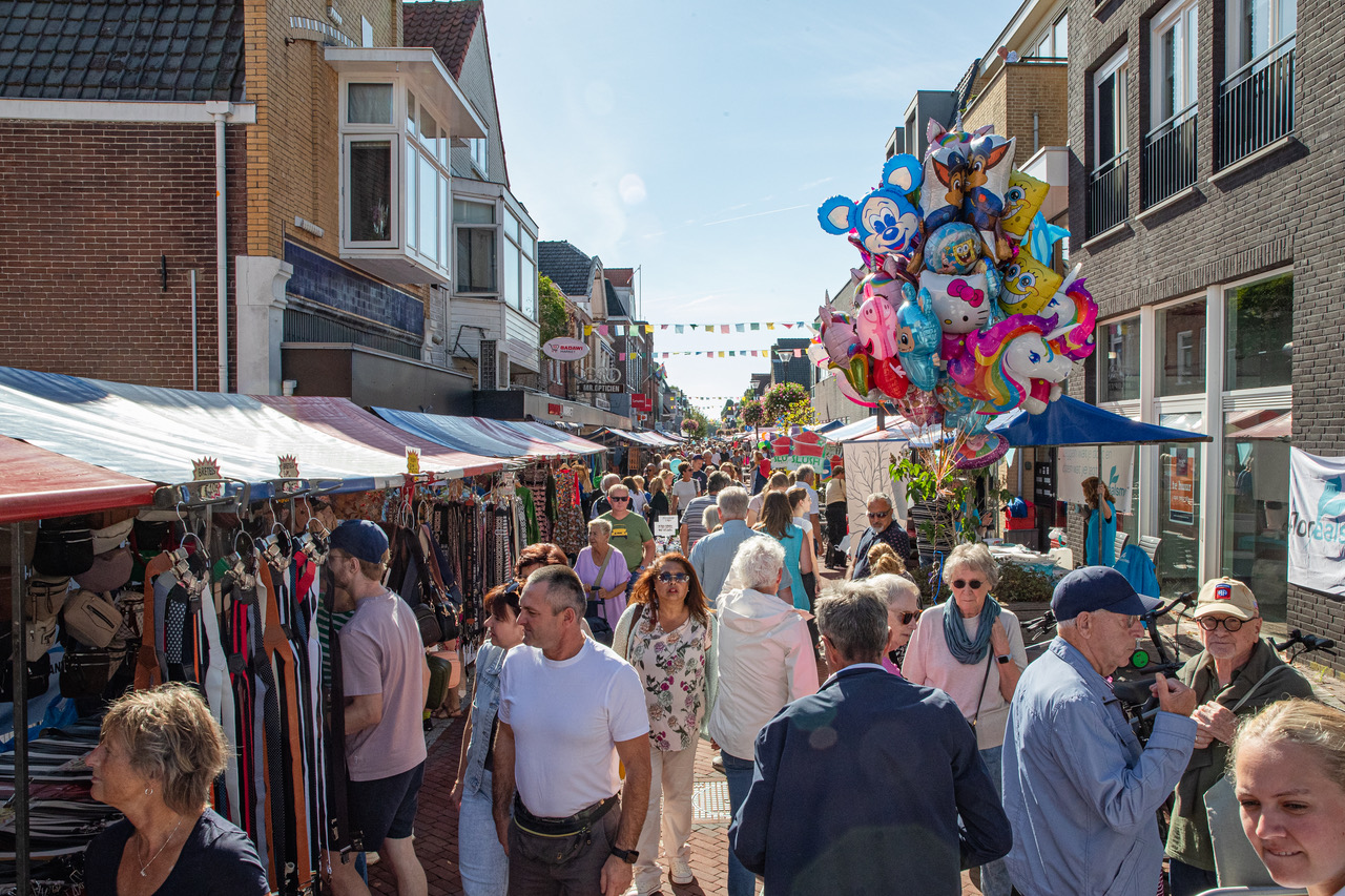 Zaterdag grote braderie in Aalsmeer Centrum