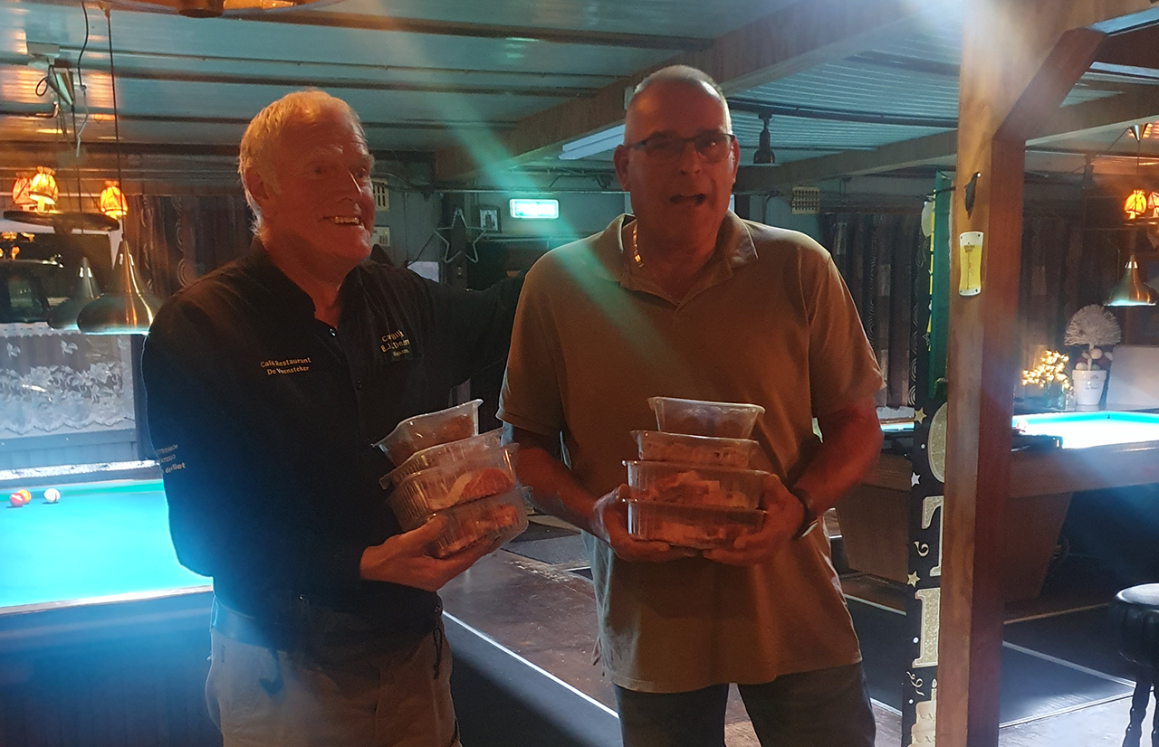 Gerard Roling en Stefan v.d. Bergh winnen prijsbiljarten - Nieuwe Meerbode