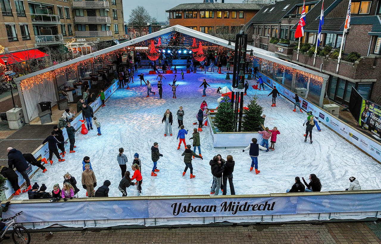 IJsbaan keert terug op Raadhuisplein in Mijdrecht