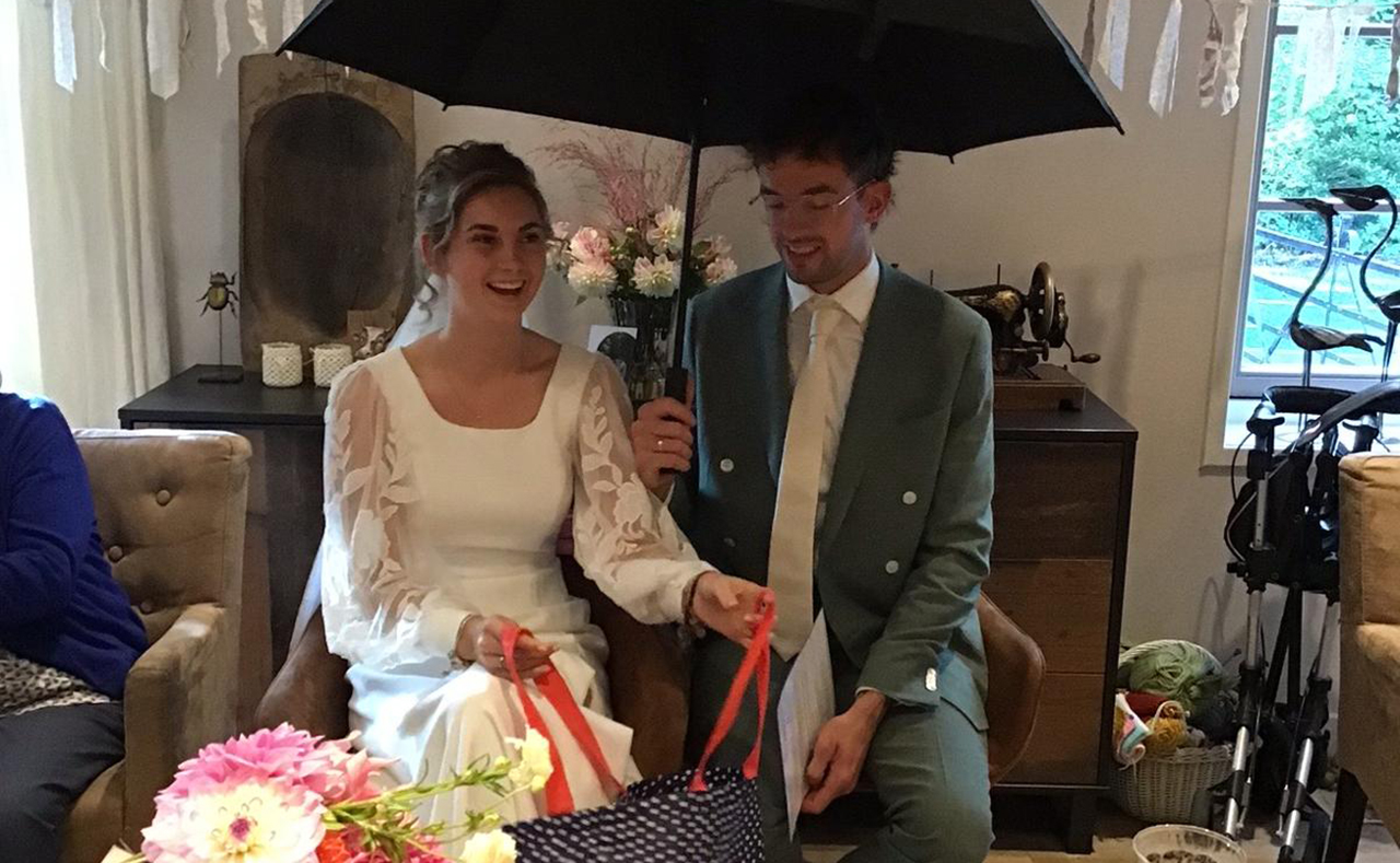 In trouwjurk naar de Zorgboerderij: een ode aan verbondenheid