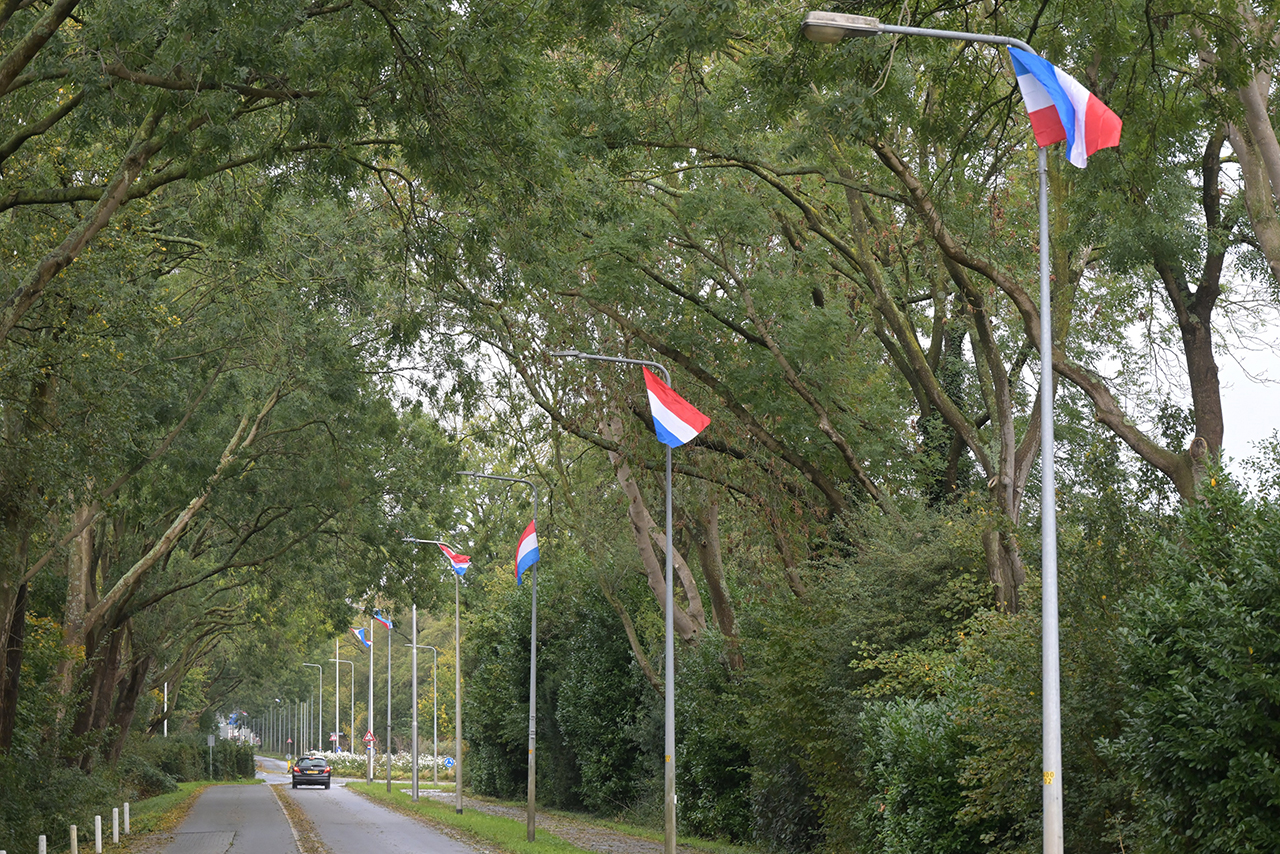 Uithoorn opnieuw volgehangen met vlaggen