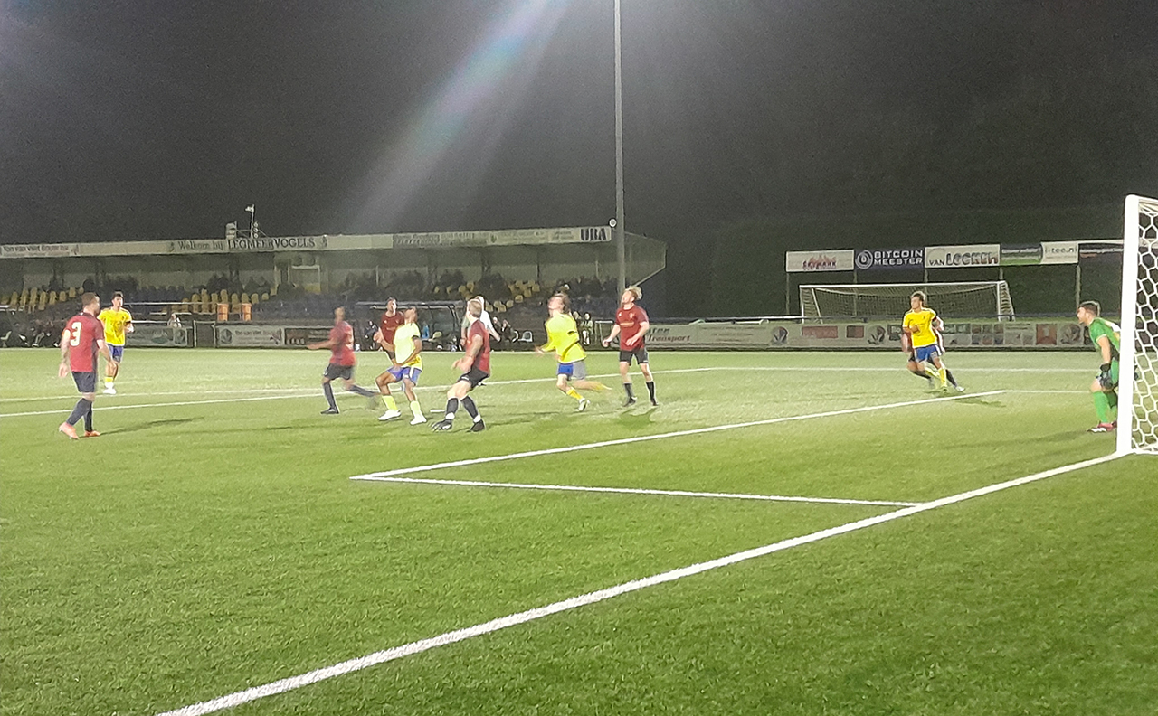 Legmeervogels eenvoudig door in KNVB-bekercompetitie