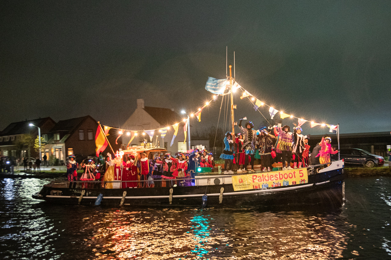 Sfeervolle avond-intocht Sinterklaas in Aalsmeer