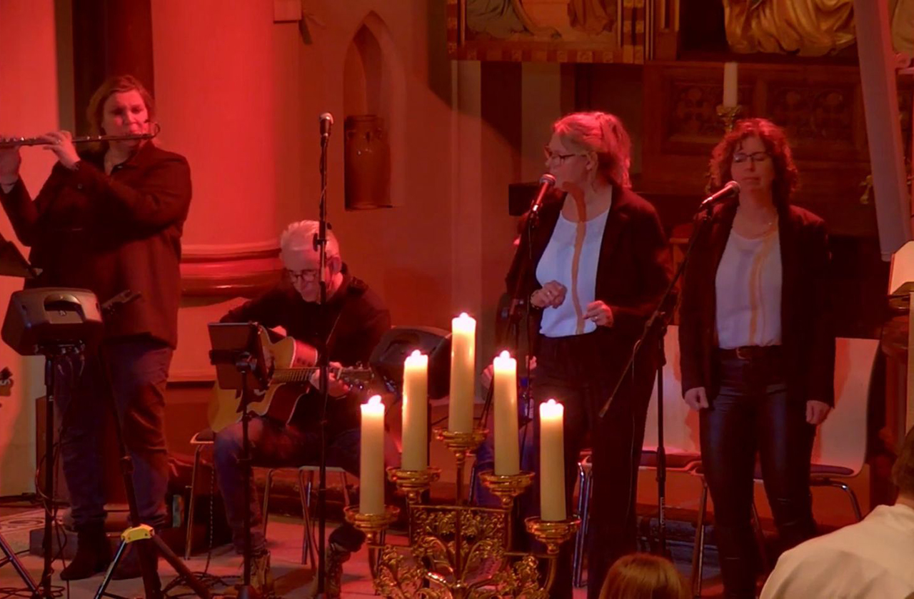 Muzikale aanbiddingsviering met Holy Heart Band