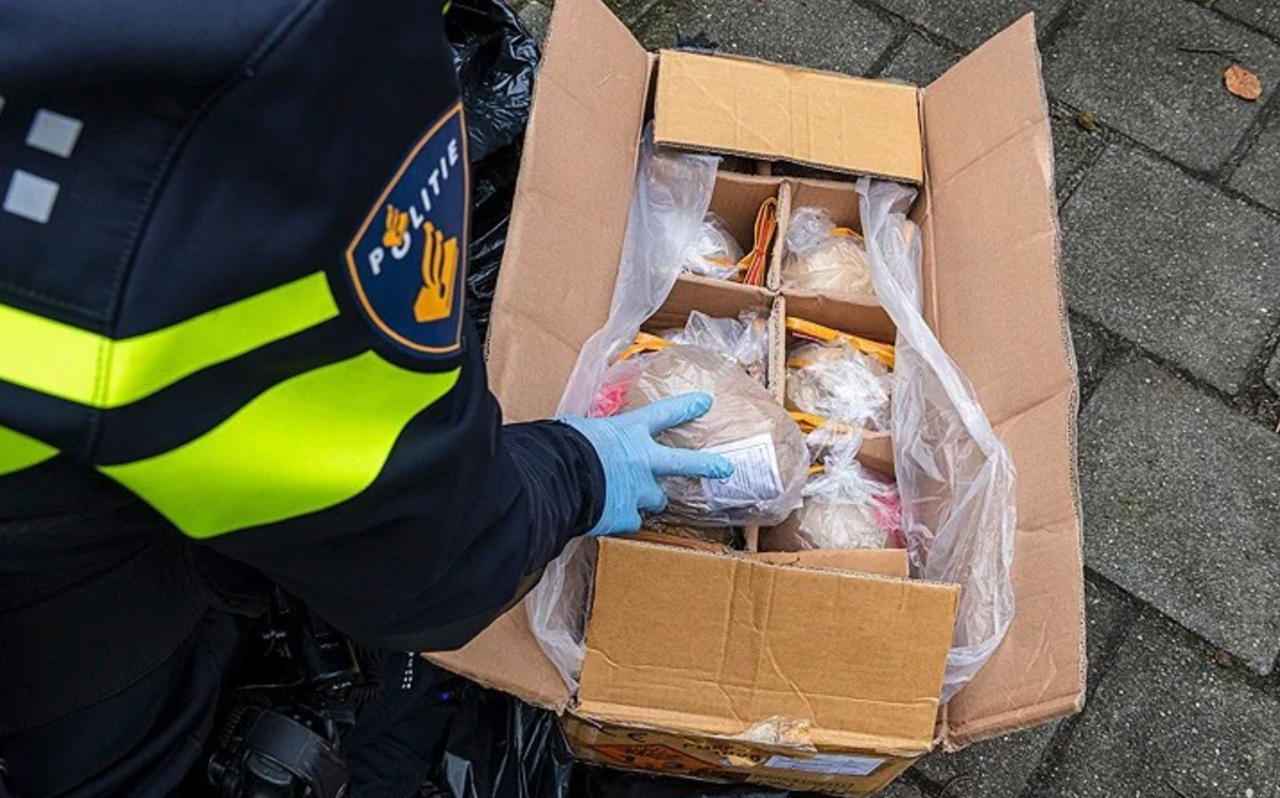 Politie ontdekt grote partij illegaal vuurwerk in Amstelhoek