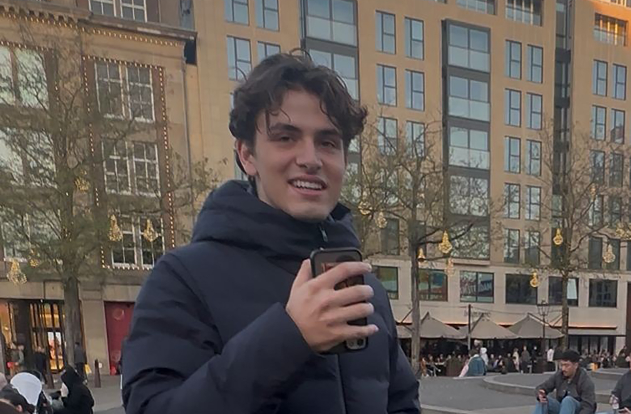 Jelle Mulder waarschuwt Uithoornse jongeren voor vaperisico’s