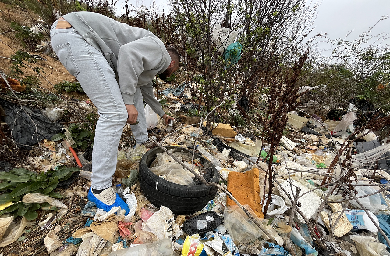 ‘Een vuilnisbelt vol honden en één man die ze niet vergeet’