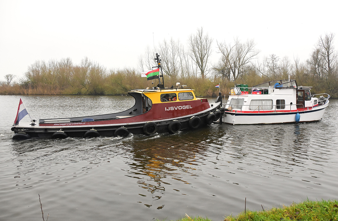 Handvol boten verwijderd uit Amstel: drie ‘waternomaden’ dakloos