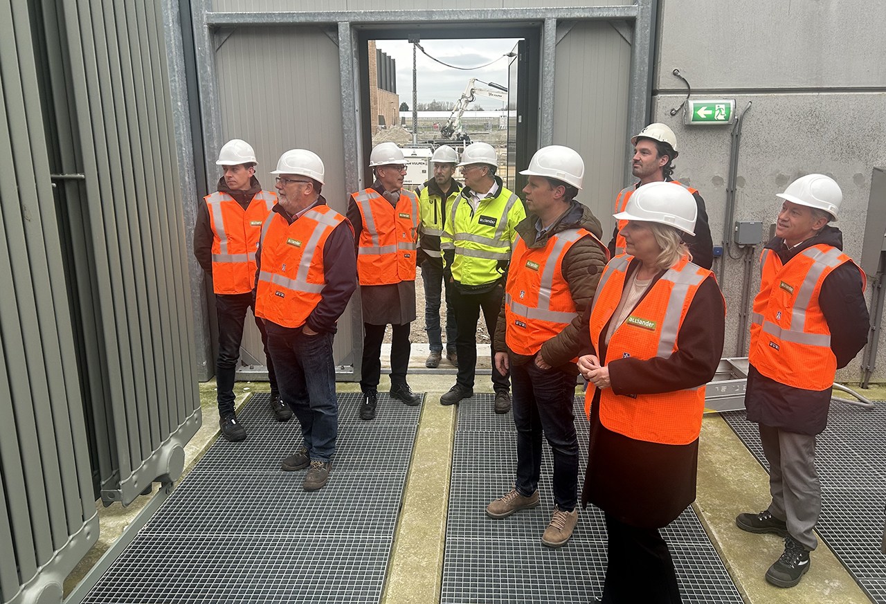 College Uithoorn bezoekt onderstation Liander