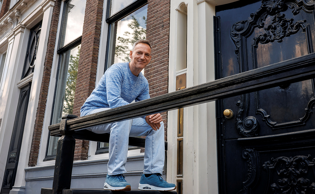 Daan Bartels signeert in de Readshop