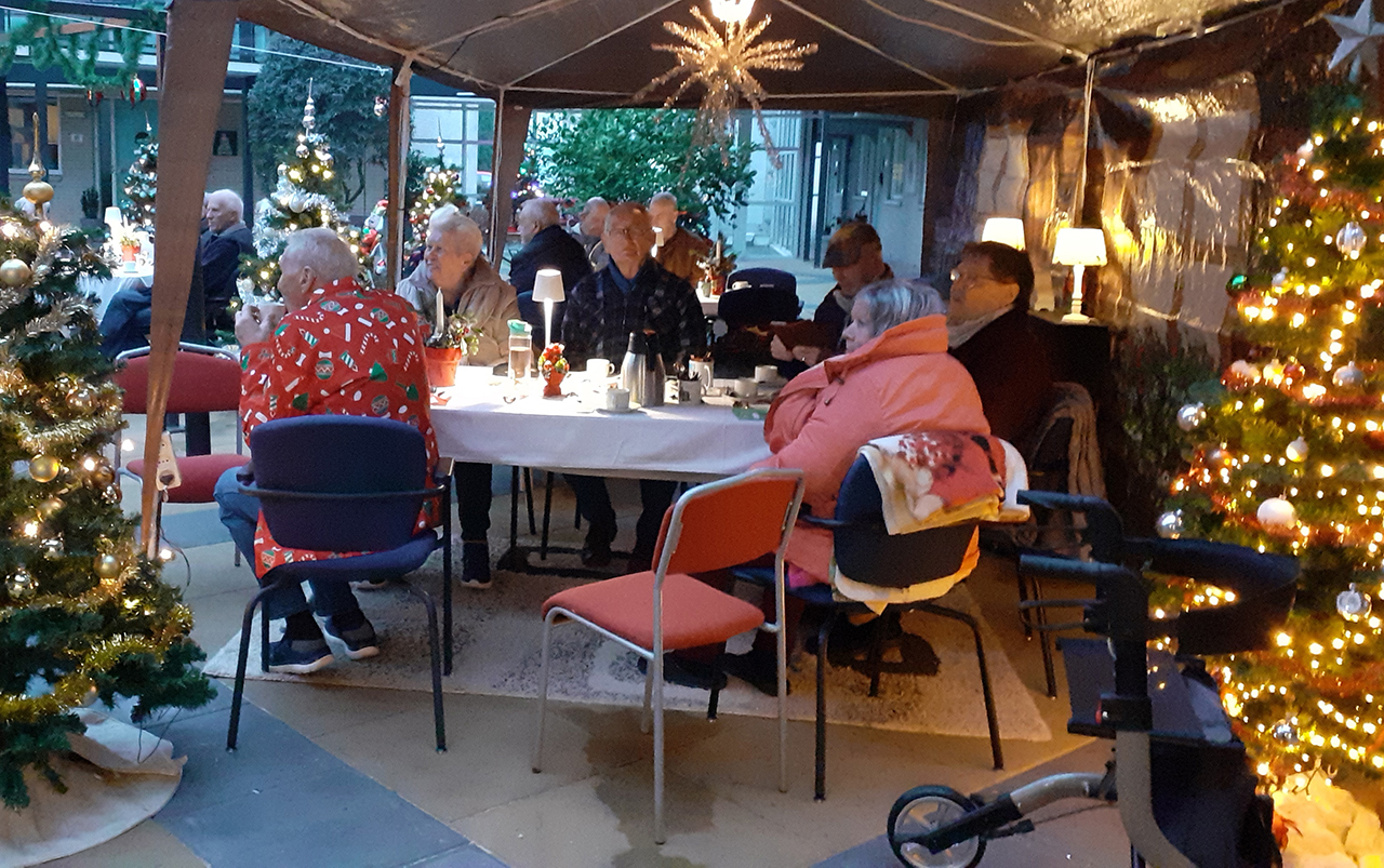 Bijeenkomst met warm en koud buffet