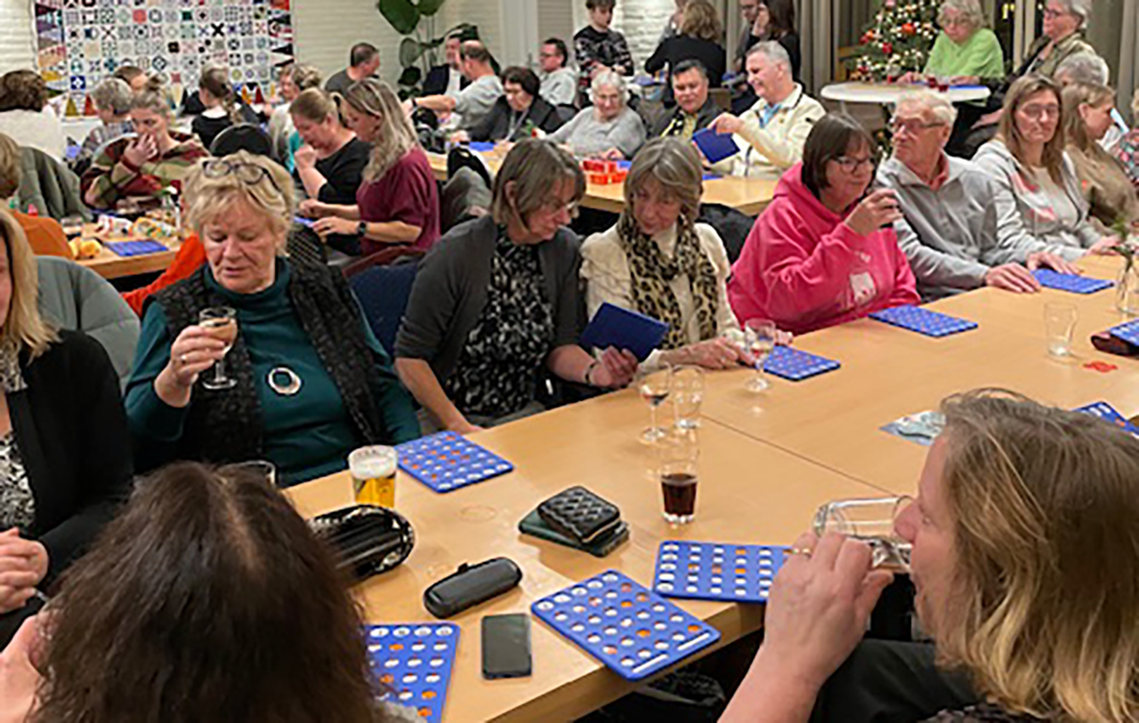 Kerstbingo trekt volle zaal