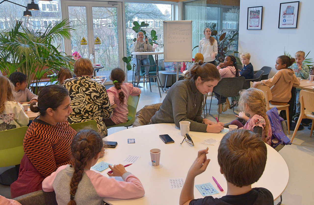 Volle bak bij Kinderbingo buurtkamer de Kuyper