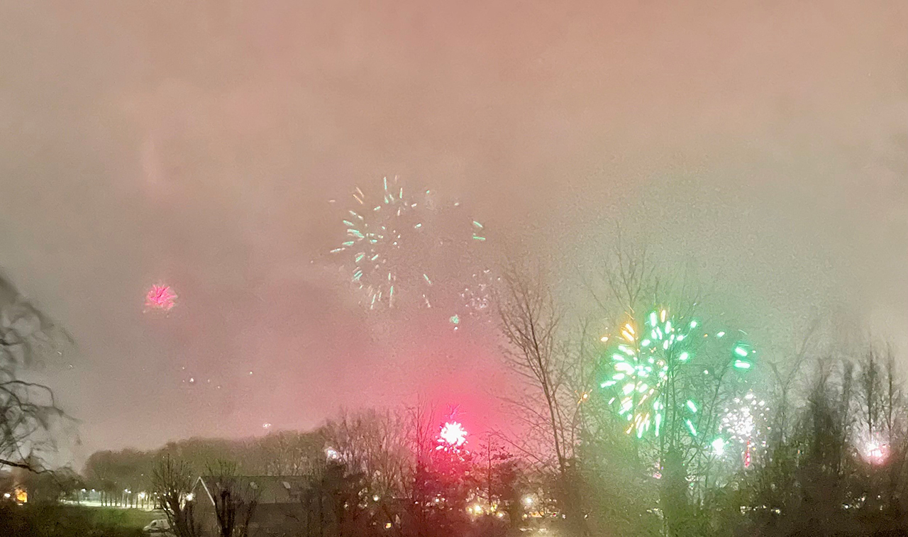 Na ongeregeldheden: ’Vuurwerkverbod leidt tot onrust’ - Lokaal en Fair wil centrale vuurwerkshow als