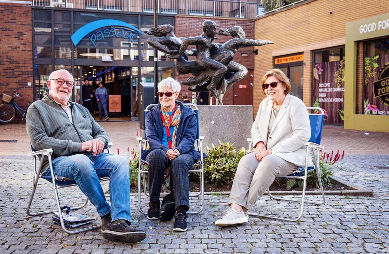 Bankjes nog niet terug in Passage Mijdrecht