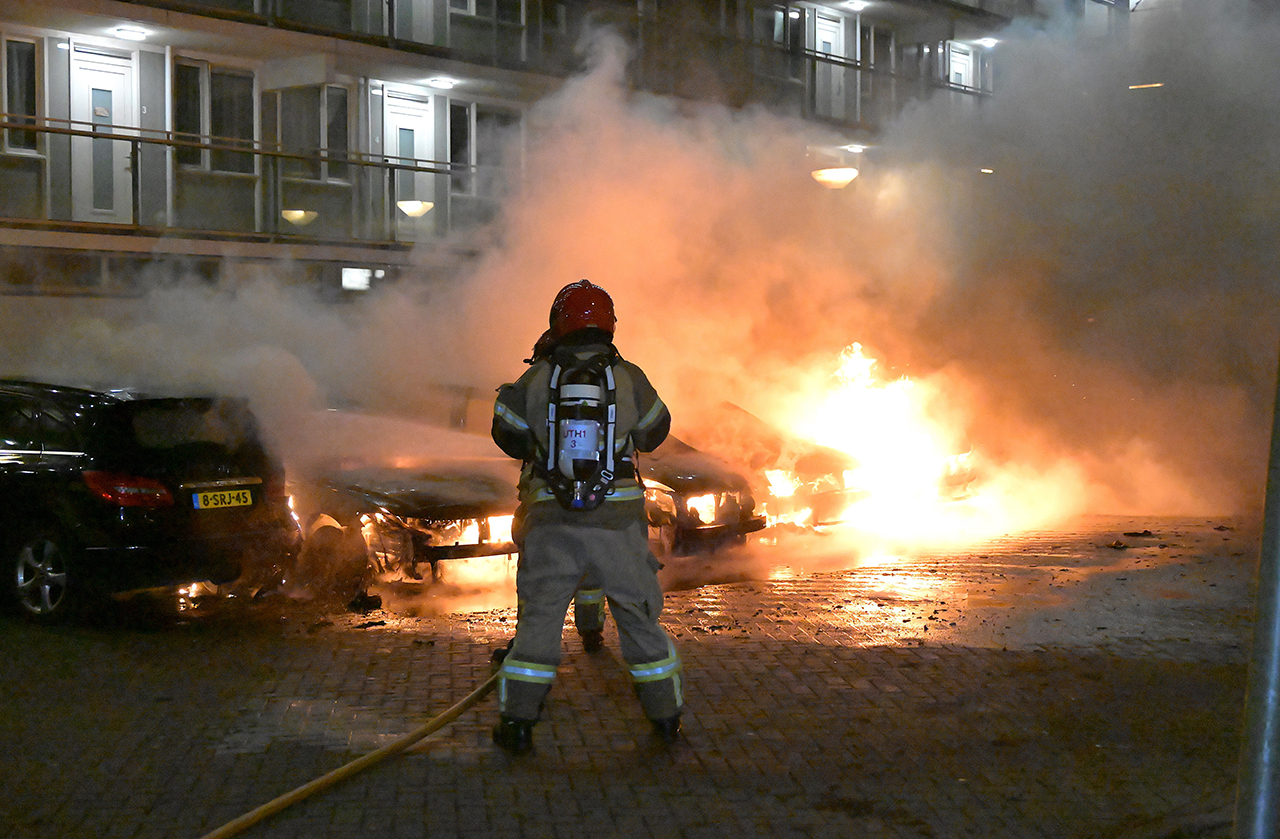 Vijf auto’s uitgebrand