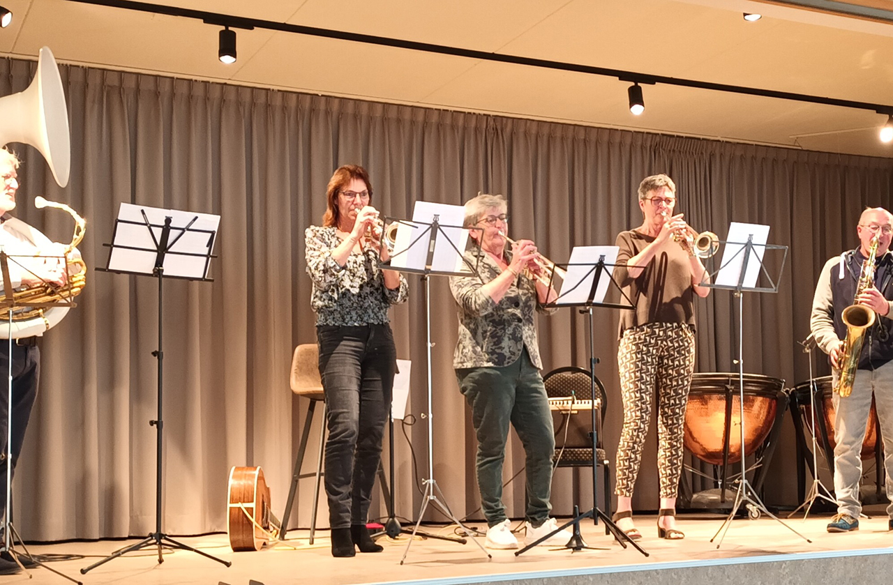 Open podium in De Kwakel