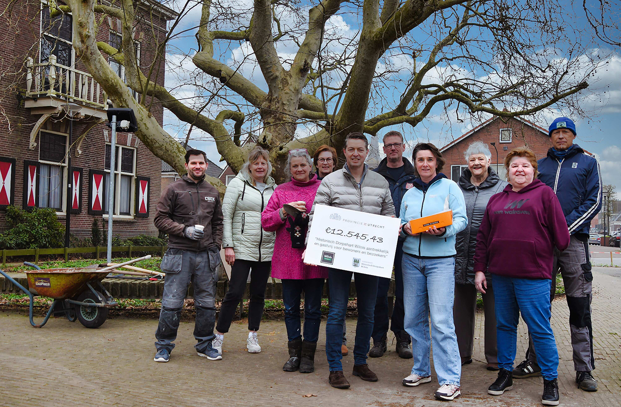 Cheque Provincie voor groener dorpshart Wilnis