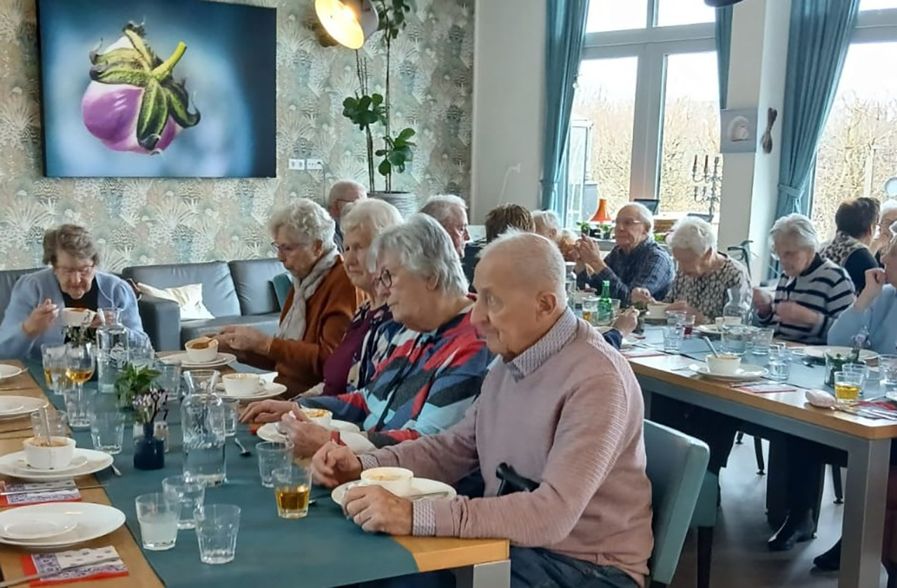 Gezellige lunch van Zonnebloem De Kwakel-Vrouwenakker In Den Ossewaerd