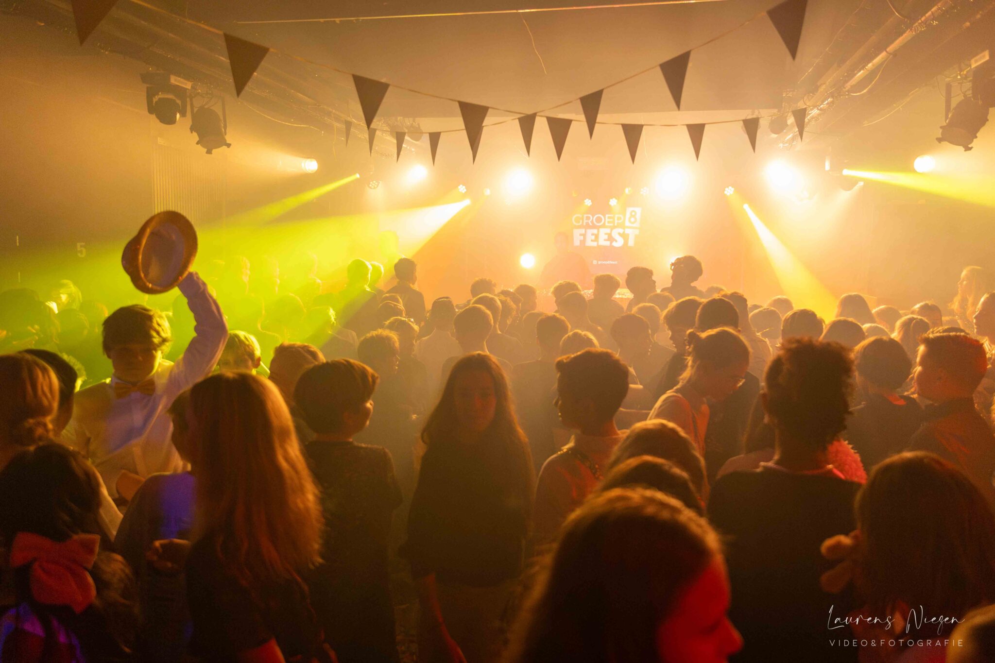 Tweede Groep 8 Feest met thema tropical in N201