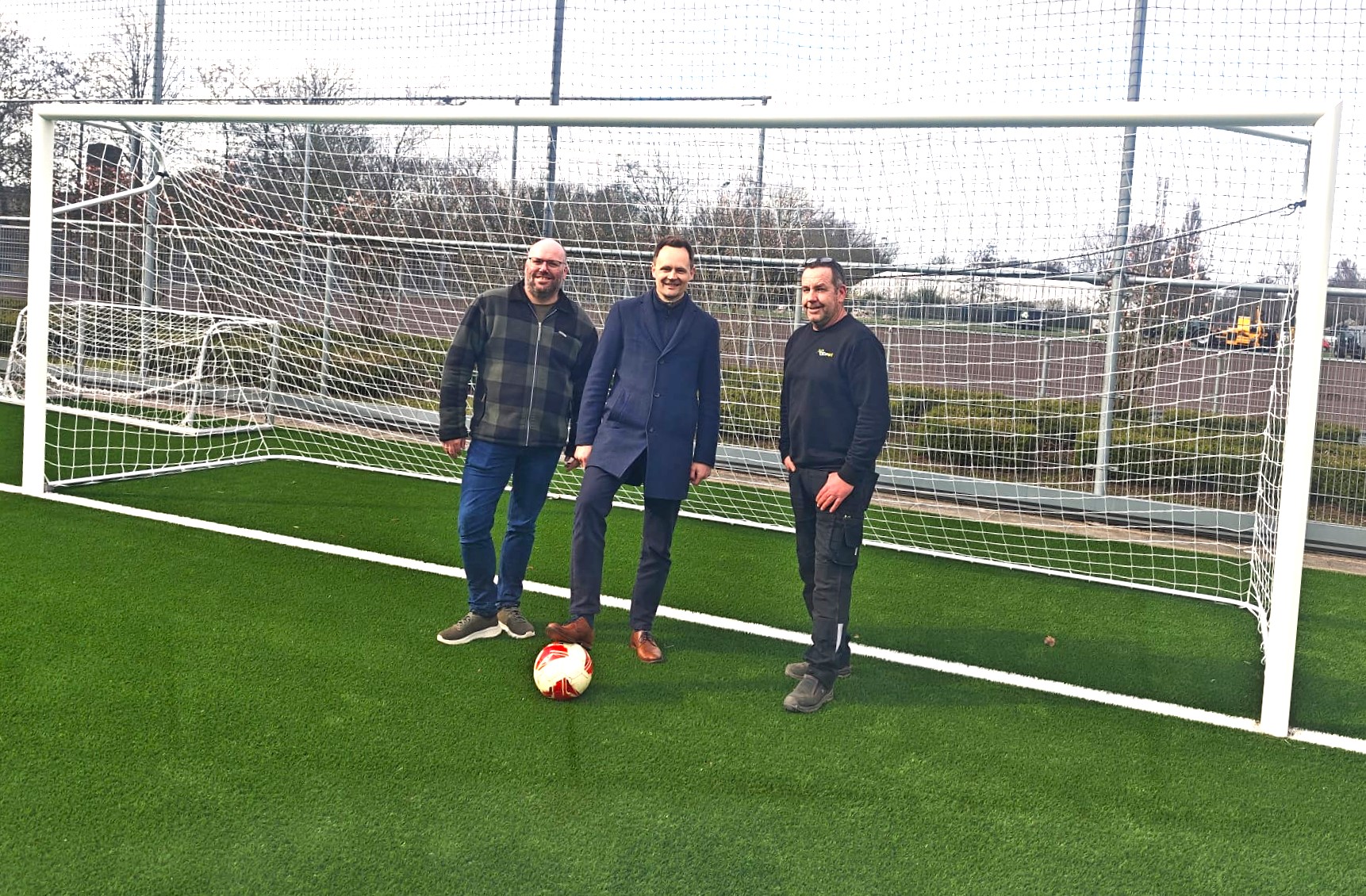 Eerste nieuwe kunstgrasvelden in gebruik